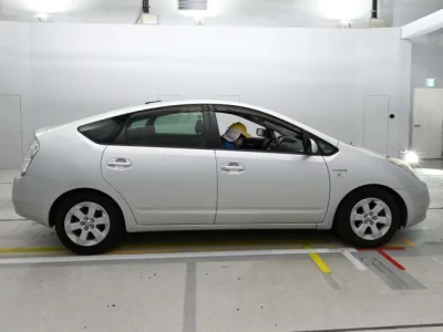 Toyota Prius  с аукциона в Японии