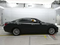 Toyota CROWN лот № 30605 оценка 3.5  с аукциона в Японии 2