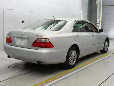 Toyota CROWN  с аукциона в Японии