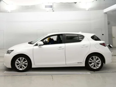 Lexus CT200h