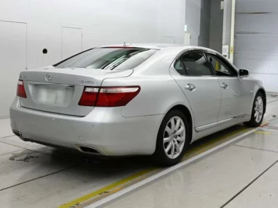 Lexus LS460L