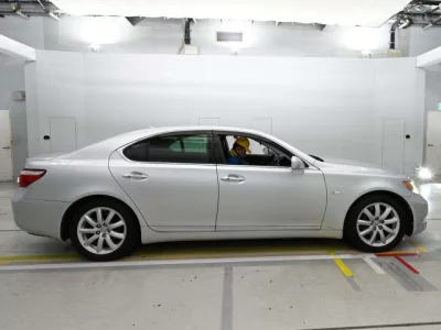 Lexus LS460L