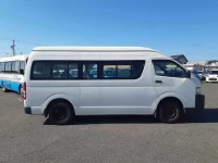 Toyota HIACE лот № 70004 оценка R  с аукциона в Японии 2