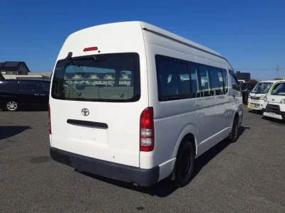 Toyota HIACE  с аукциона в Японии