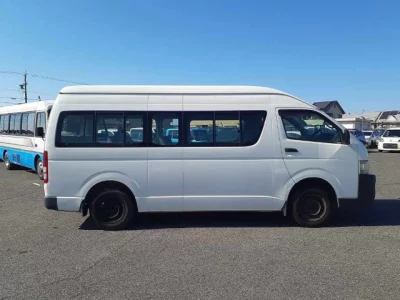 Toyota HIACE  с аукциона в Японии