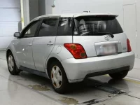 Toyota IST лот № 10258 оценка 3.5  с аукциона в Японии 5