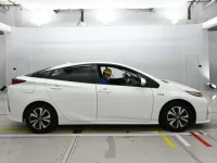 Toyota PRIUS PHV лот № 30720 оценка 3.5  с аукциона в Японии 2