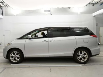 Toyota ESTIMA  с аукциона в Японии
