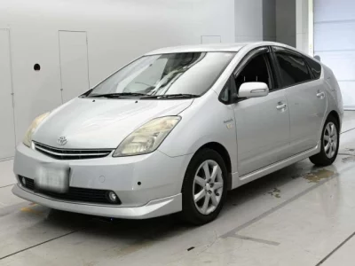 Toyota Prius  с аукциона в Японии