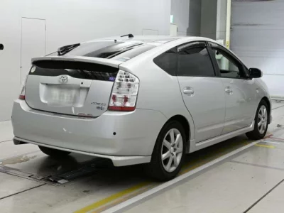 Toyota Prius  с аукциона в Японии