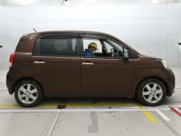 Toyota PORTE лот № 10301 оценка 3.5  с аукциона в Японии 2