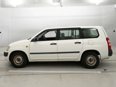 Toyota SUCCEED  с аукциона в Японии