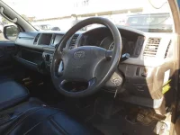 Toyota HIACE VAN лот № 40096 оценка R  с аукциона в Японии 8