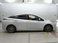 Toyota Prius лот № 30788 оценка RA  с аукциона в Японии 2