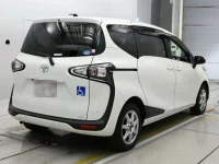 Toyota SIENTA лот № 30813 оценка R  с аукциона в Японии 1