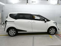Toyota SIENTA лот № 30813 оценка R  с аукциона в Японии 2