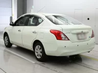 Nissan LATIO лот № 90589 оценка 3.5  с аукциона в Японии 5