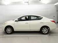 Nissan LATIO лот № 90589 оценка 3.5  с аукциона в Японии 3