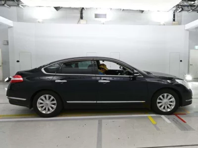 Nissan TEANA  с аукциона в Японии
