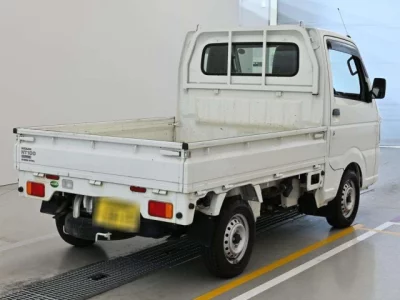 Nissan NT100 Clipper