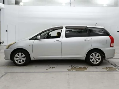 Toyota WISH  с аукциона в Японии
