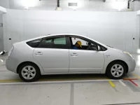 Toyota Prius лот № 10365 оценка 3.5  с аукциона в Японии 2