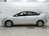 Toyota Prius лот № 10365 оценка 3.5  с аукциона в Японии 3