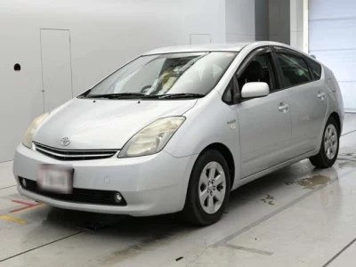 Toyota Prius  с аукциона в Японии