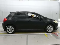 Toyota AURIS лот № 30843 оценка 3.5  с аукциона в Японии 2