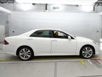 Toyota CROWN лот № 30841 оценка 4.5  с аукциона в Японии 2