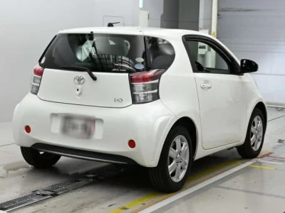 Toyota iQ