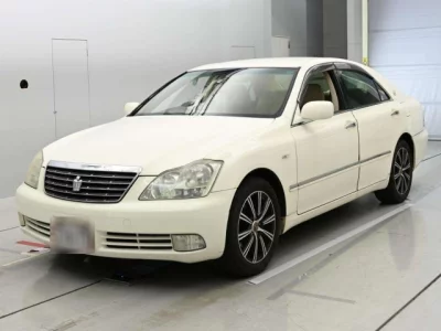 Toyota CROWN  с аукциона в Японии