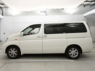 Nissan ELGRAND  с аукциона в Японии