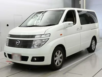 Nissan ELGRAND  с аукциона в Японии