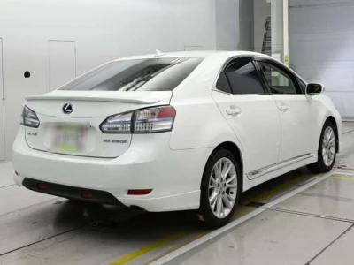 Lexus HS  с аукциона в Японии
