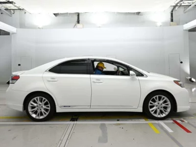 Lexus HS  с аукциона в Японии