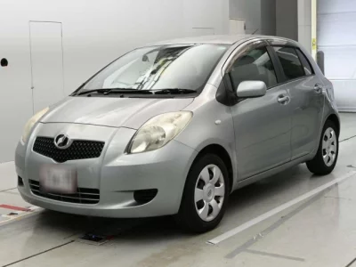 Toyota VITZ  с аукциона в Японии