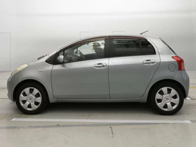 Toyota VITZ  с аукциона в Японии