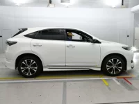 Toyota HARRIER лот № 30871 оценка 4.5  с аукциона в Японии 2