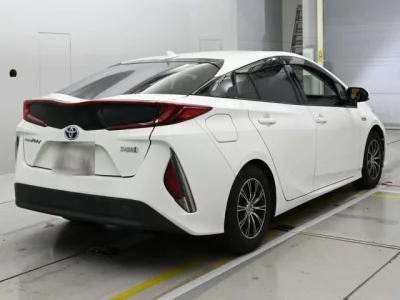Toyota Prius PHV