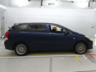 Toyota WISH  с аукциона в Японии