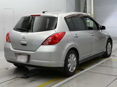 Nissan TIIDA  с аукциона в Японии