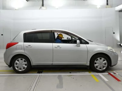 Nissan TIIDA  с аукциона в Японии