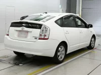 Toyota Prius лот № 90717 оценка 4  с аукциона в Японии 1