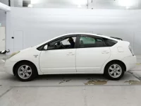 Toyota Prius лот № 90717 оценка 4  с аукциона в Японии 3