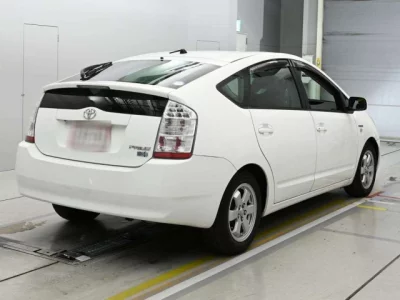 Toyota Prius  с аукциона в Японии