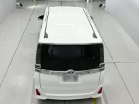 Toyota VOXY лот № 30927 оценка 4.5  с аукциона в Японии 7