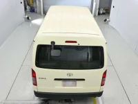 Toyota HIACE лот № 30153 оценка 4  с аукциона в Японии 7