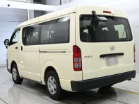Toyota HIACE лот № 30153 оценка 4  с аукциона в Японии 5