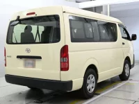 Toyota HIACE лот № 30200 оценка 3.5  с аукциона в Японии 1